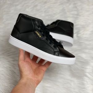 Adidas Sleek Mid Top Womens Sneakers Black/White GZ8070 NEW WITH BOX size 6.5